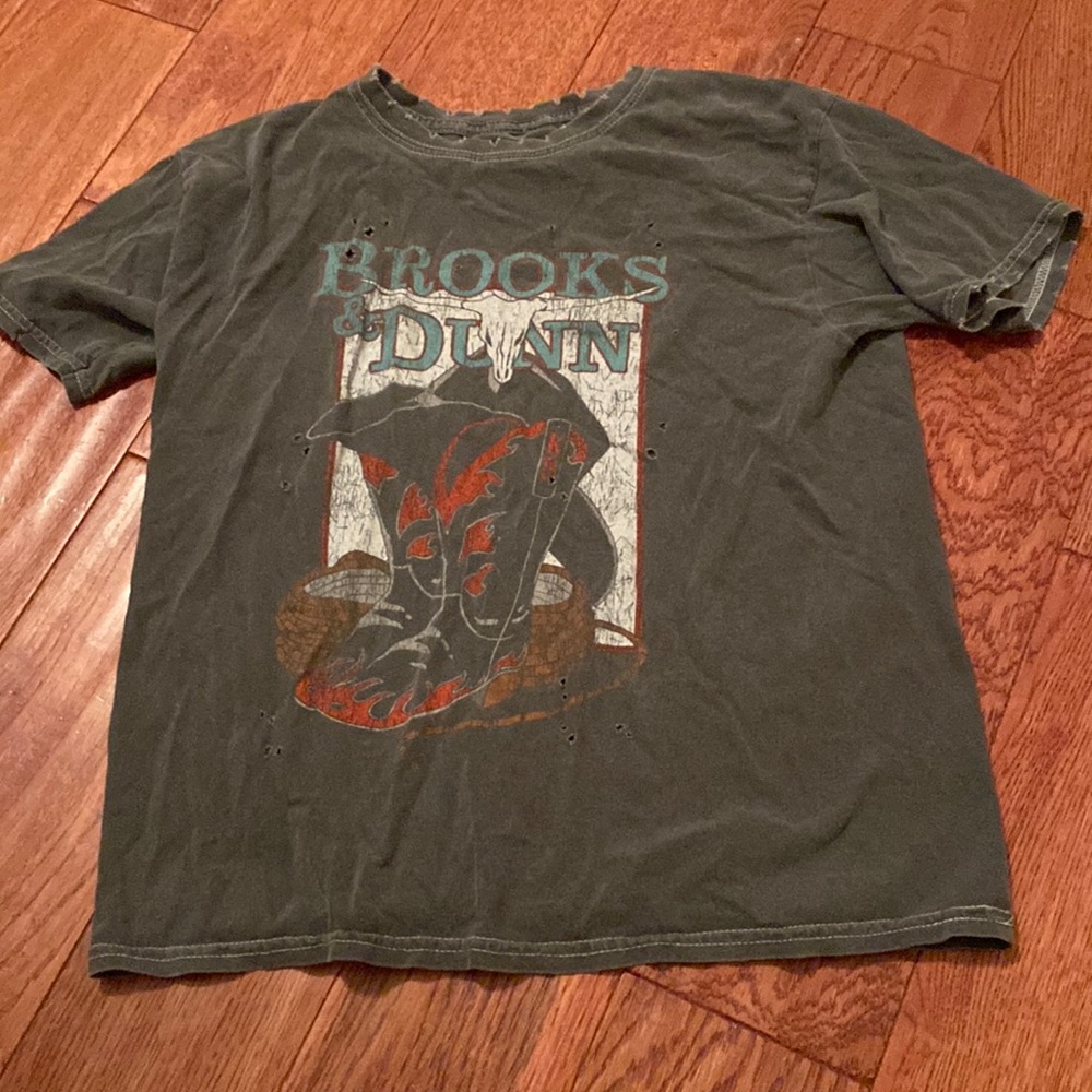 Graphic tee